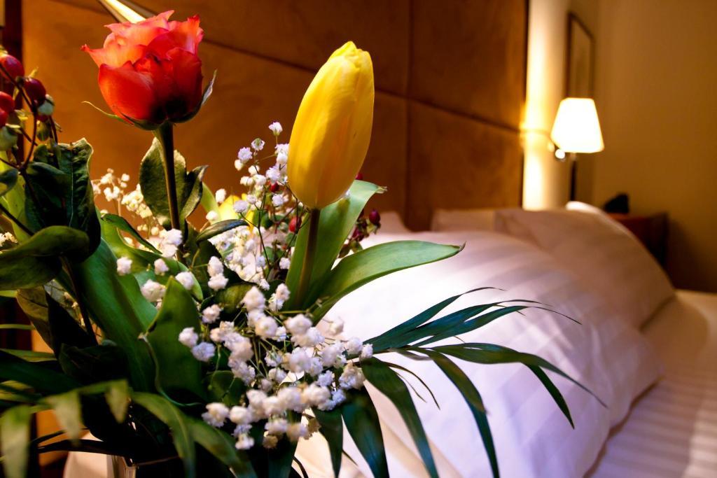 Visconti Militari Hotel บูคาเรสต์ ภายนอก รูปภาพ