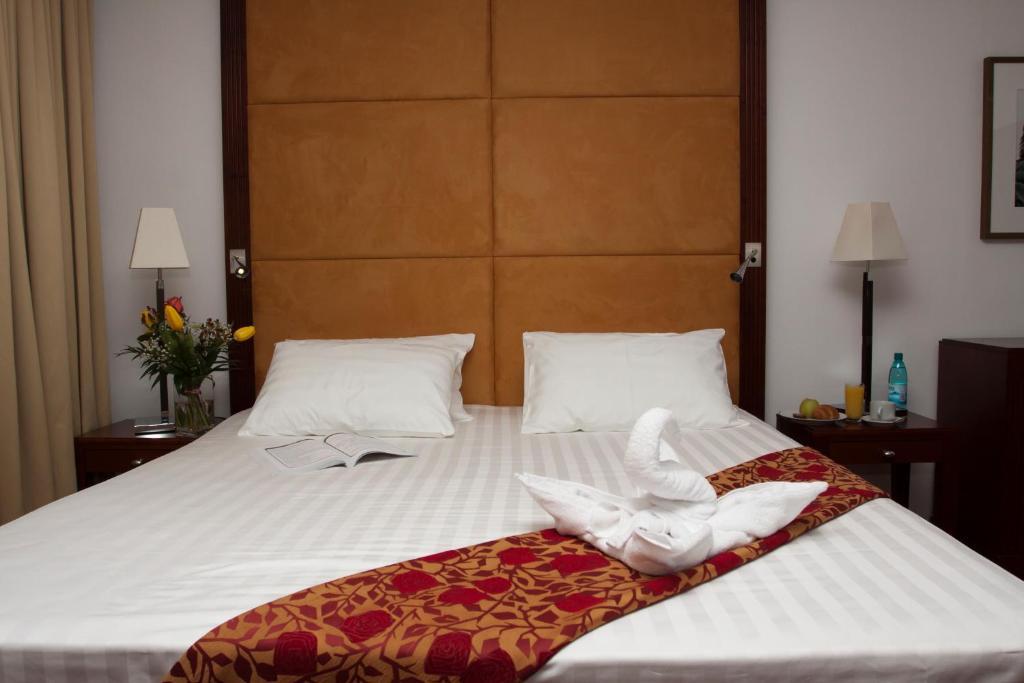 Visconti Militari Hotel บูคาเรสต์ ภายนอก รูปภาพ