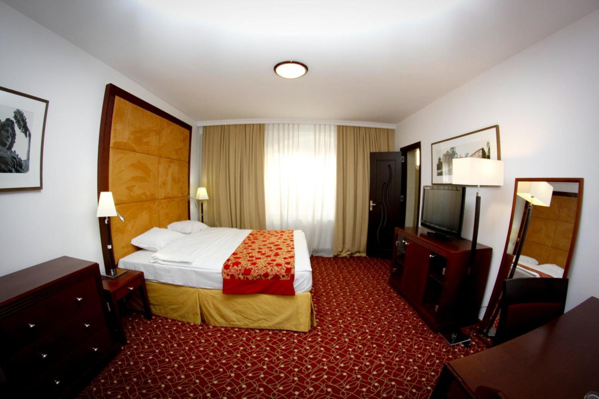 Visconti Militari Hotel บูคาเรสต์ ภายนอก รูปภาพ