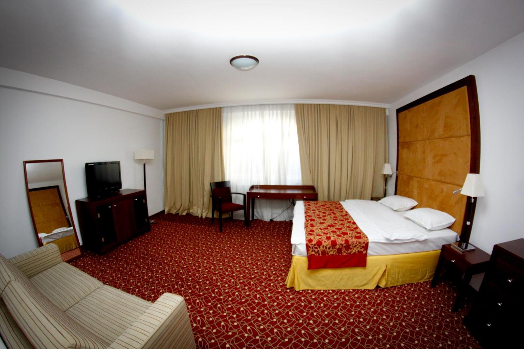 Visconti Militari Hotel บูคาเรสต์ ภายนอก รูปภาพ